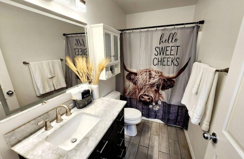 Columbia Falls House | Grace Hideaway