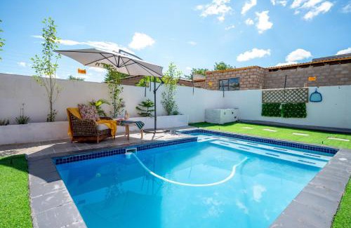 Cork House | Grace House, Mkhuhlu, spacious 4-bedroom house