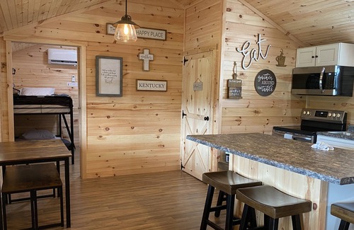 Corinth Cabin | Graceful Glamping - Charis Cabin NEAR Ark Encounter