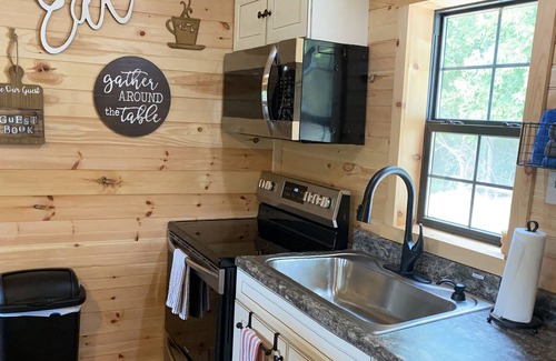 Corinth Cabin | Graceful Glamping - Charis Cabin NEAR Ark Encounter