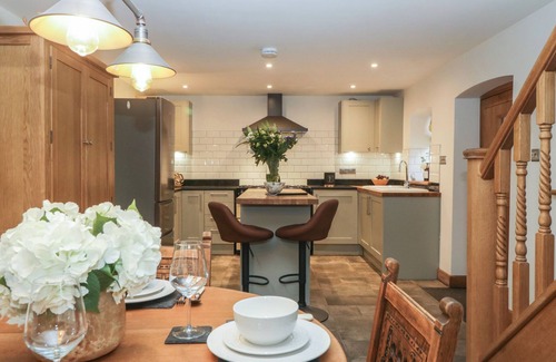Cwmcarn Cottage | GRAIG COTTAGE, pet friendly, with open fire in Cwmcarn