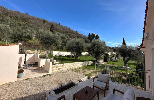 Magagnosc Condo | Grand Gîte 7 Personnes Avec Accès Piscine Partagée
