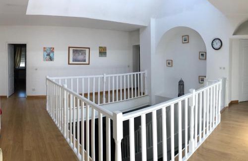 Athienville House | Grand gîte avec piscine, cheminée et terrasse près de Lunéville, idéal pour familles et groupes - FR-1-584-84