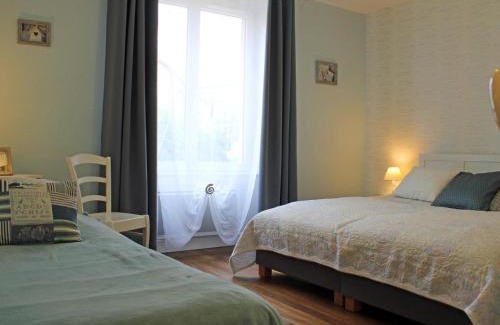 Cindre House | Grand Gîte Familial à la Campagne avec Jardin et Véranda, Près de Vichy et Moulins - FR-1-489-256