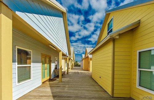 Grand Isle House | Grand isle Detached Condo Unit F 3 bedrooms 1 bath Easy beach access pet ok