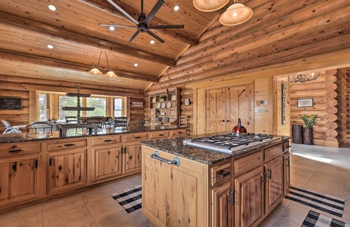 Eagle Nest Cabin | Grand Mountain Retreat in Angel Fire w/Game Room!