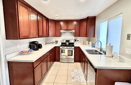 East San Jose House | Grand New-3BR/3BTH, SJC DwnTwn/Airport/PrivateYard