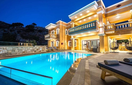 Platanos Villa | Grand Olympia, Luxury, spacious indoor & outdoor area