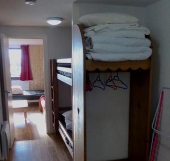 Besse-et-Saint-Anastaise Apartment | Grand studio 6 pers. Super Besse, Résidence *