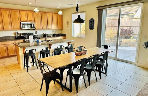 Reno House | Grand Sunlit Haven,Sleeps 12