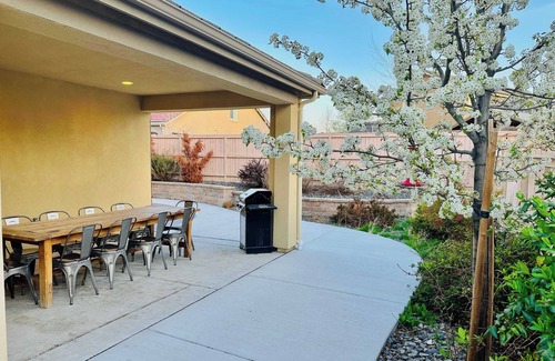 Reno House | Grand Sunlit Haven,Sleeps 12