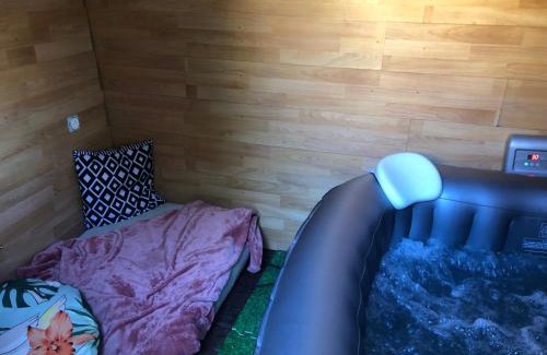 Le Bourg Apartment | Grand T2 climatisé avec jardin et spa