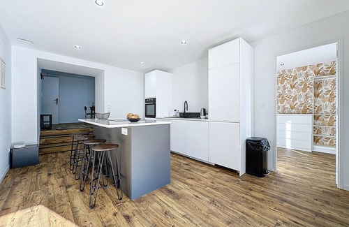 Europe Apartment | Grand T2 récent avec jardin et parking *Ker Prat*