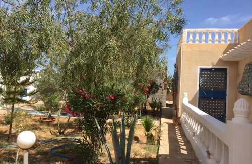 Erriadh House | Grande Maison Avec Piscine et Grand Jardin Arboré Situé à 1km de Djerbahood