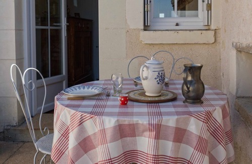 Montresor House | Grandma's Treasure