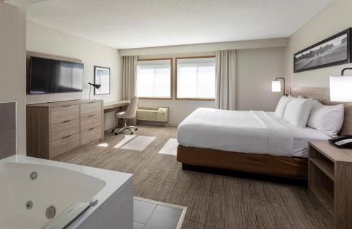 Cambridge Hotel | GrandStay Hotel & Suites