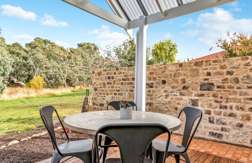 Mount Barker House | Grandview Accommodation - The Elm Tree Apartments