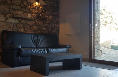 La Llagonne Apartment | Grange de caractère en pierre al badiu