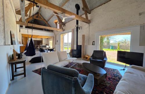 Manou House | Grange rénovée, nature & design