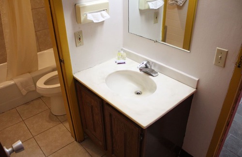 North East Hotel | Grapevine Inn