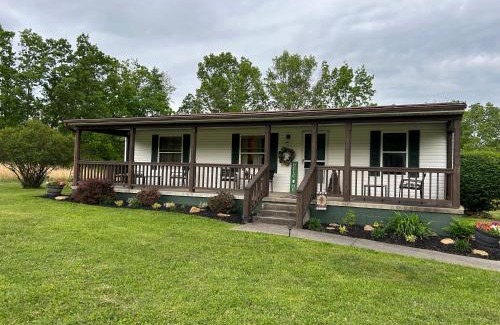 Wilderness House | Grassy Meadow Getaway - HOT TUB!