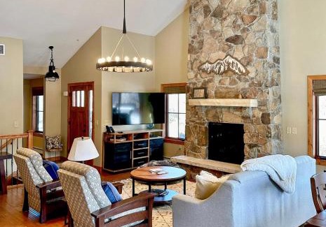 Edwards House | GrayRock