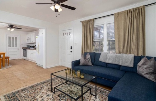 Oxford House | Grayson Cottage Near Oxford Square
