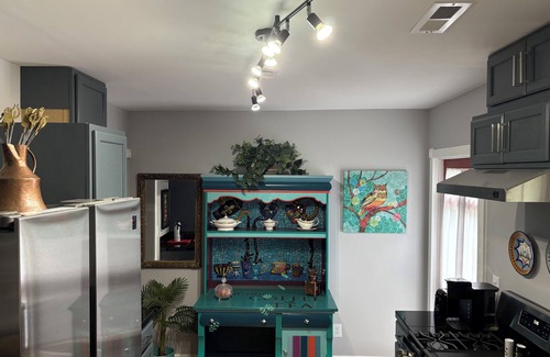 Georgetown Cottage | Great 2-bedroom, 2-bath cottage in Georgetown 2-blocks, 7-minutes to boardwalk