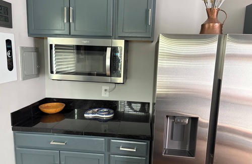 Georgetown Cottage | Great 2-bedroom, 2-bath cottage in Georgetown 2-blocks, 7-minutes to boardwalk