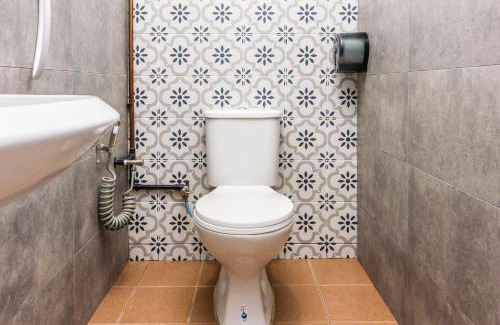 Benggali House | Great 5BR Garden Inn by uBook