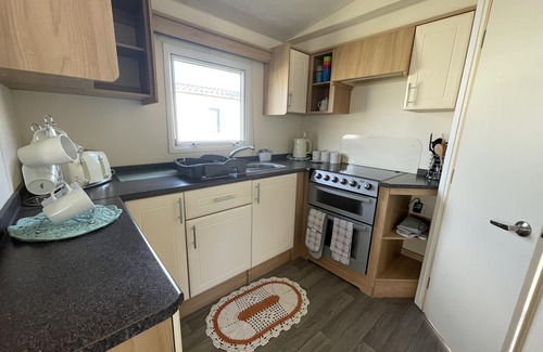 Clacton-on-Sea House | Great 8 berth caravan at Highfield Grange, Clacton-on-Sea ref 26214O