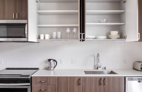 Mann Apartment | Great Central District Studio w/Gym, Yoga & Rooftop, by Blueground