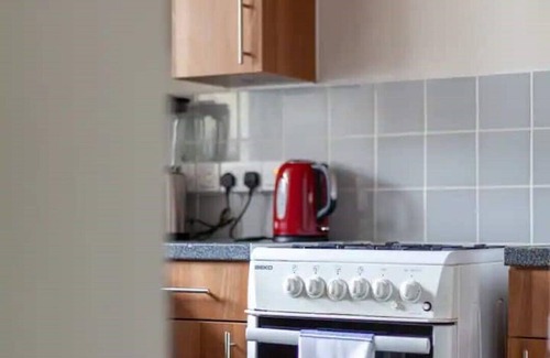 Larkhall Apartment | Great Central Ground floor flat with free parking child friendly vauxhall