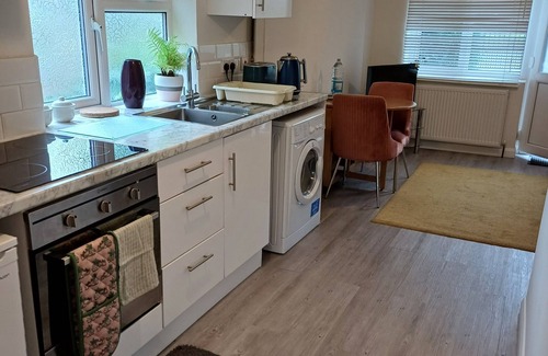 Beddington South House | Great connection to London Victoria and London Bridge