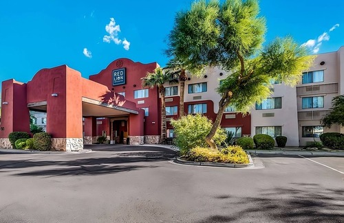 Palm Valley Hotel | Great Escape in Red Lion Inn & Suites Goodyear Phoenix! Parking, Breakfast, Pool