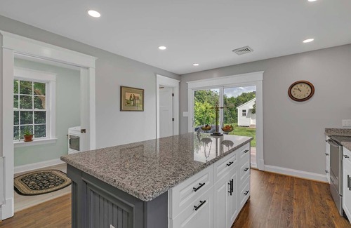 Foster House | Great Family House, BIG Modern Kitchen, First floor master suite