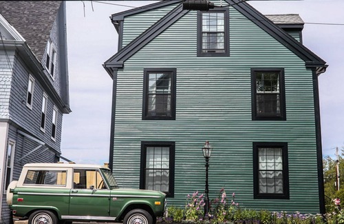 New Castle Apartment | Great Island Inn - King Studio Apt - Village View