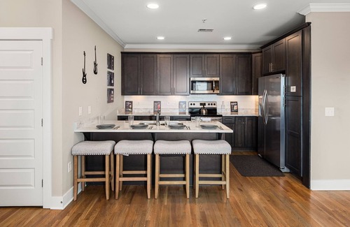 The Nations Condo | Great Location! 2 BR Condo! Minutes To Downtown