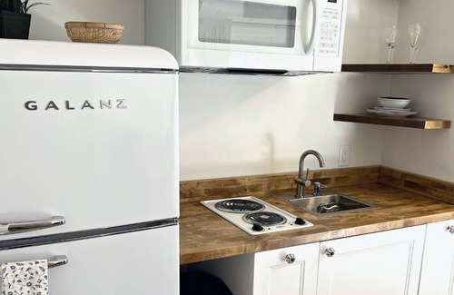 St. Augustine House | Great Location! Free Parking + Pet Friendly!