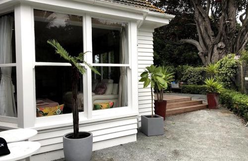 Lower Hutt Apartment | Great location in woburn at hutt central