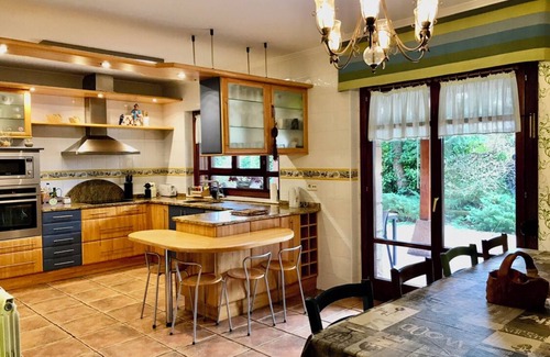 Murgia House | Great location, perfect for groups of 15 people. Private garden with barbecue