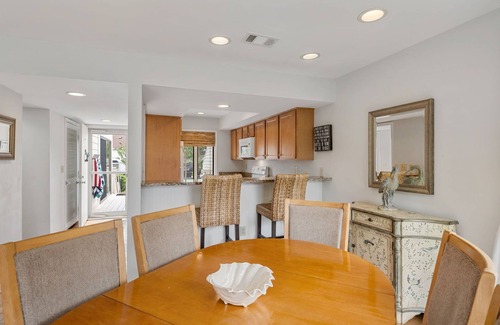 Spinnaker Beachhouses House | Great Location! Walk to Beach, Club, Golf, Pools! Distant Ocean Views! Amenity Cards!