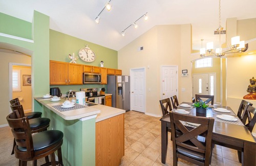 Sunrise Lakes Villa | Great Pool Villa with Water View near Disney