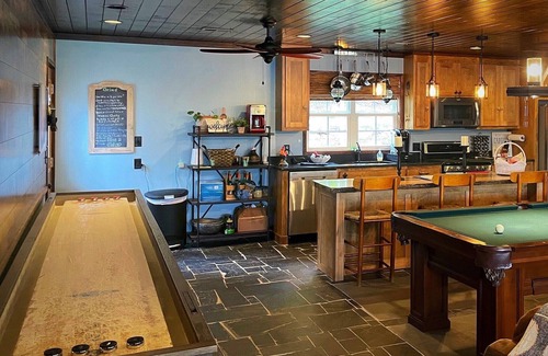 Chappells House | GREAT SUNSET 🛶 FISHING🐟 FIREPIT 🔥 PUTTINGGREEN ⛳️