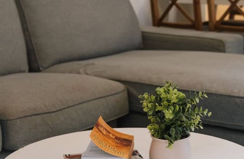 Robertson House | Great Value & Comfort Family Home 5 mins to Shops
