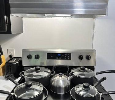 Rotterdam Apartment | GREAT VALUE Stylish Queen Beds WD Free Park