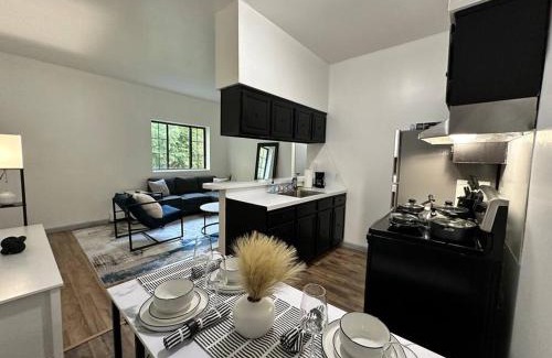 Rotterdam Apartment | GREAT VALUE Stylish Queen Beds WD Free Park