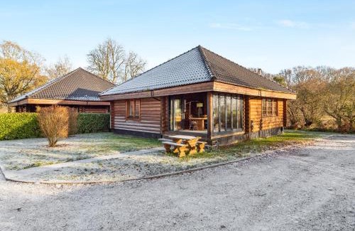 Norwich House | Grebe Lodge Lodge 6