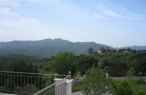 Trifylia House | Greek Villa