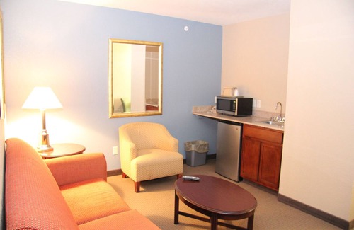 Pittsfield Hotel | Green Acres Hotel